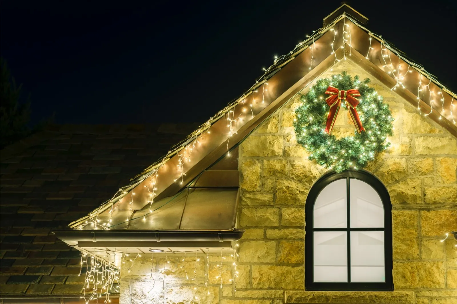 Residential Holiday Lighting